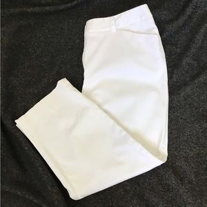 Anne Klein Capri Pants, Size 10